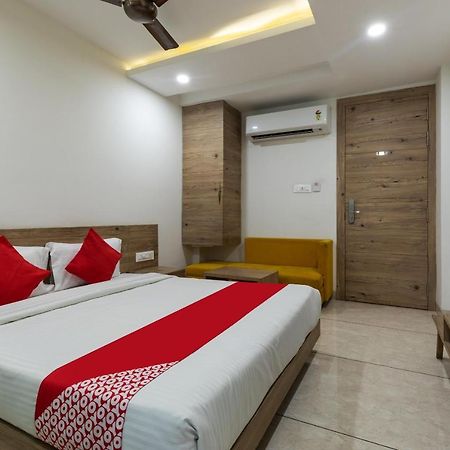 Capital O 47403 Hotel Manjeet Bhopal Eksteriør billede