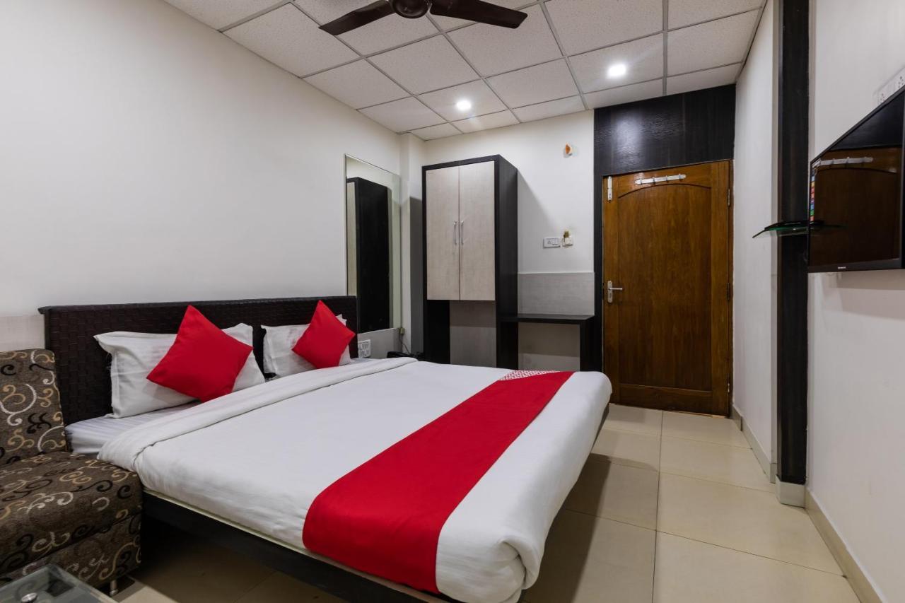 Capital O 47403 Hotel Manjeet Bhopal Eksteriør billede