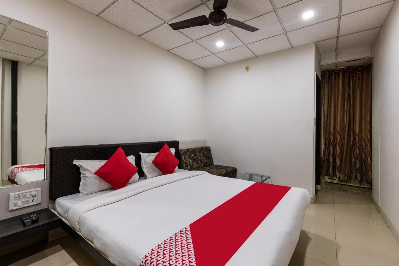 Capital O 47403 Hotel Manjeet Bhopal Eksteriør billede