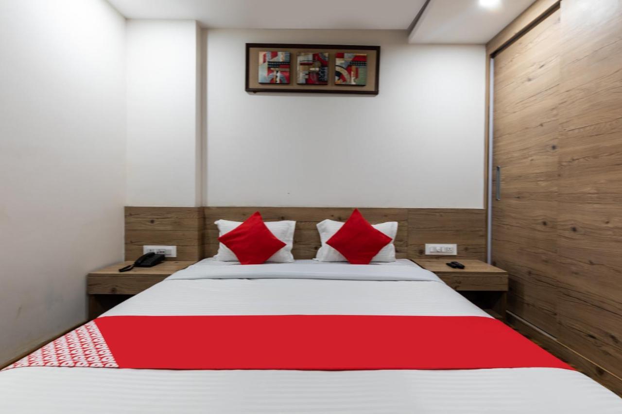 Capital O 47403 Hotel Manjeet Bhopal Eksteriør billede